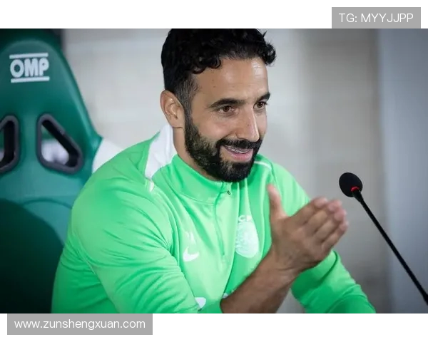 阿莫林点评：曼联青训培养至关重要 需要为孩子们的成长与未来打下基础